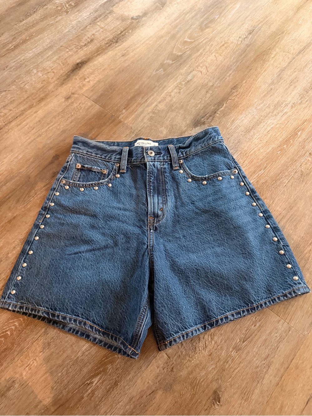 Abercrombie The Loose High-Rise Short